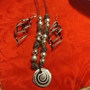 🆕black and silver